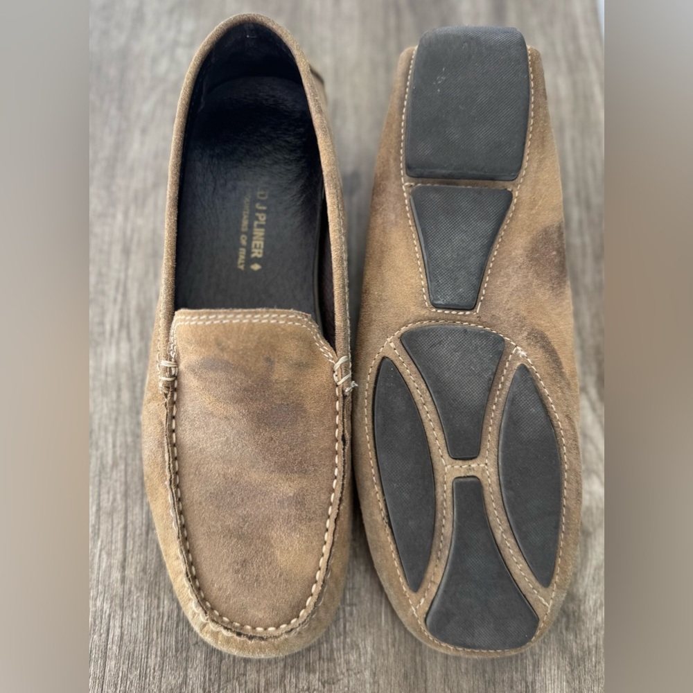 Donald J. Pliner WOMEN’s Tan Suede Loafers/Driving Shoe’s